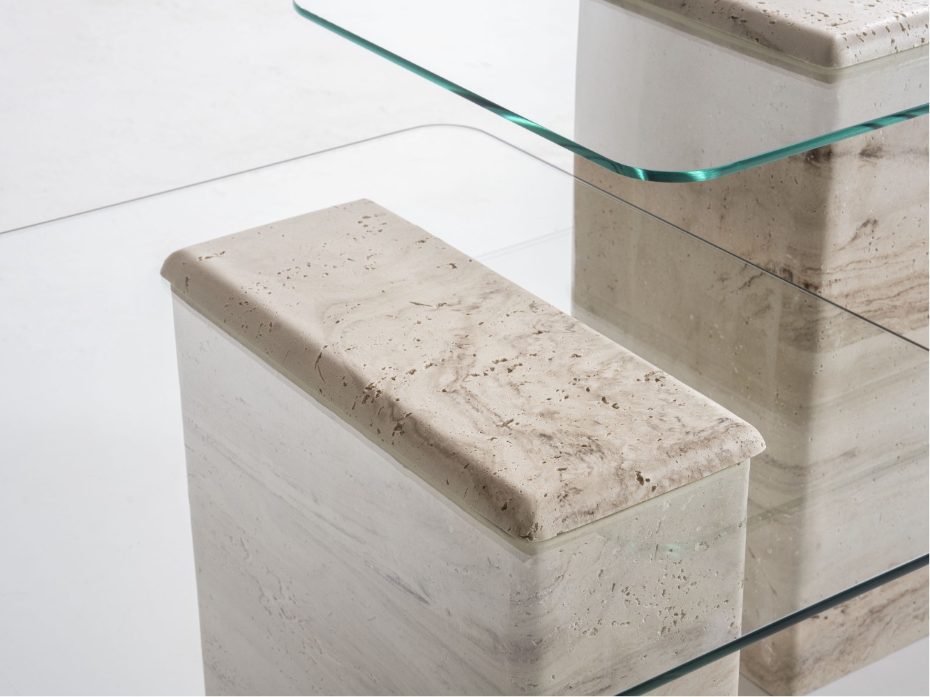 945 - 946 Travertine Set Of 2