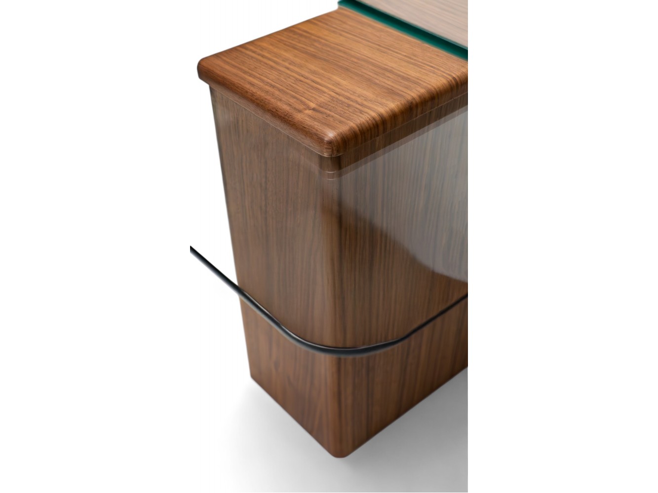 945 - 946 Walnut Set Of 2