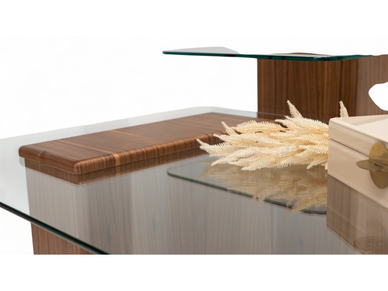 945 - 946 Walnut Set Of 2