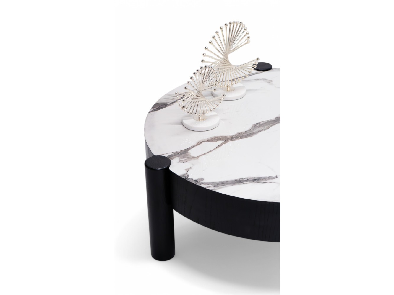 670 - 671 Black Oak White Marble Set Of 2