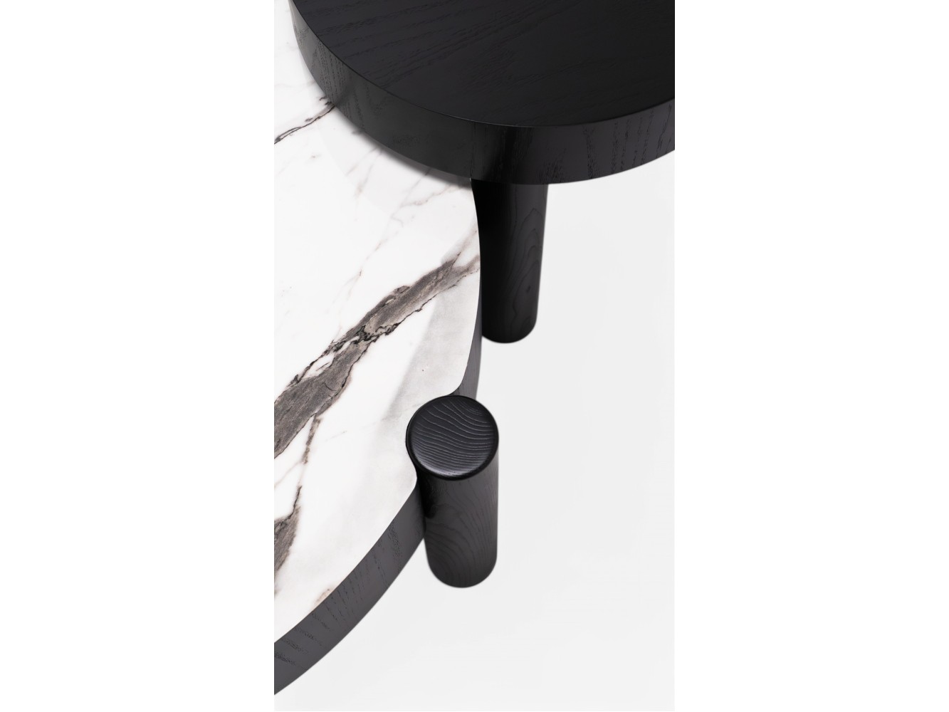 670 - 671 Black Oak White Marble Set Of 2