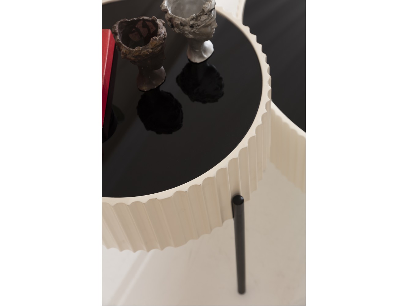 459 Cream Black Glass Set Of 2