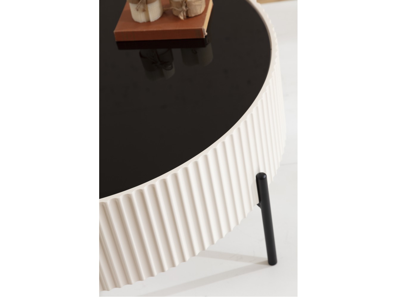 459 Cream Black Glass Set Of 2