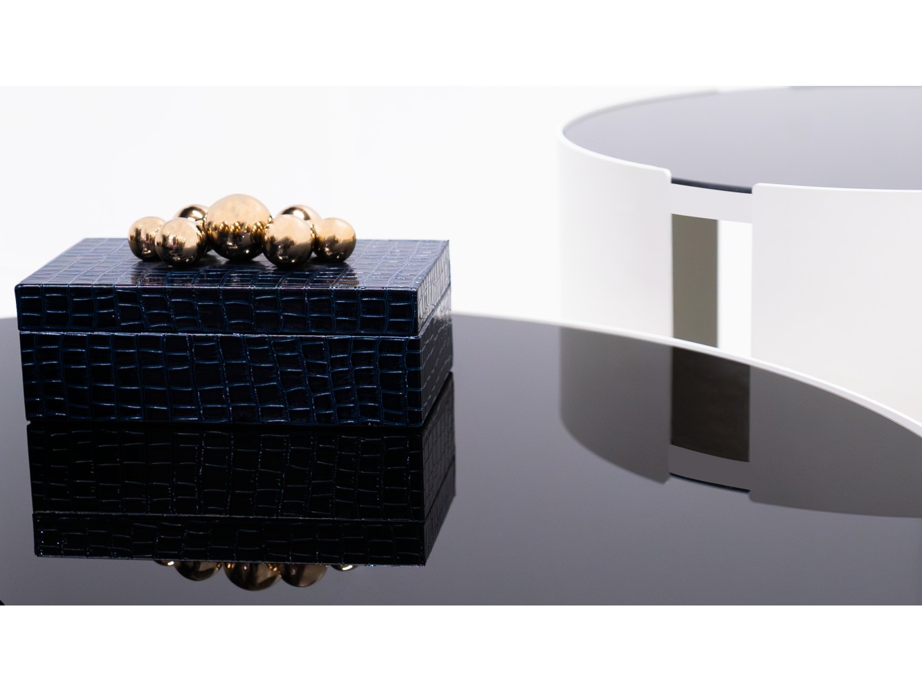 888 Moonstone Black Glass Set Of 3