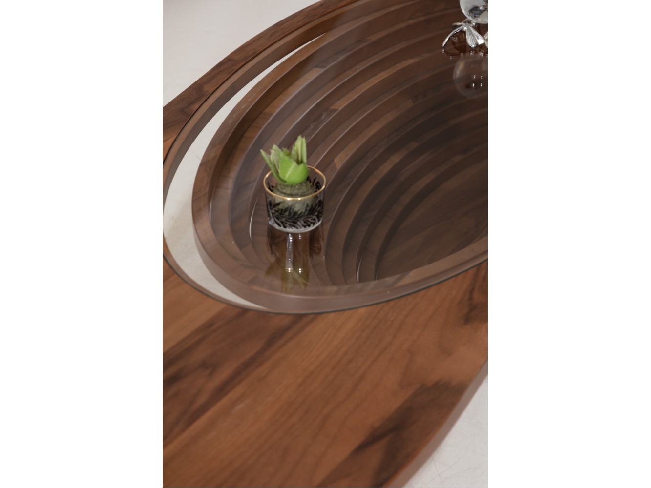 033 Walnut Tempered Glass