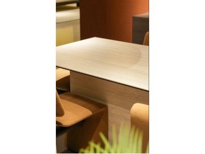 MORE TABLE - ITALIAN PORCELAIN TOP