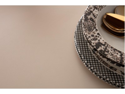 LINE DINING ROOM SET